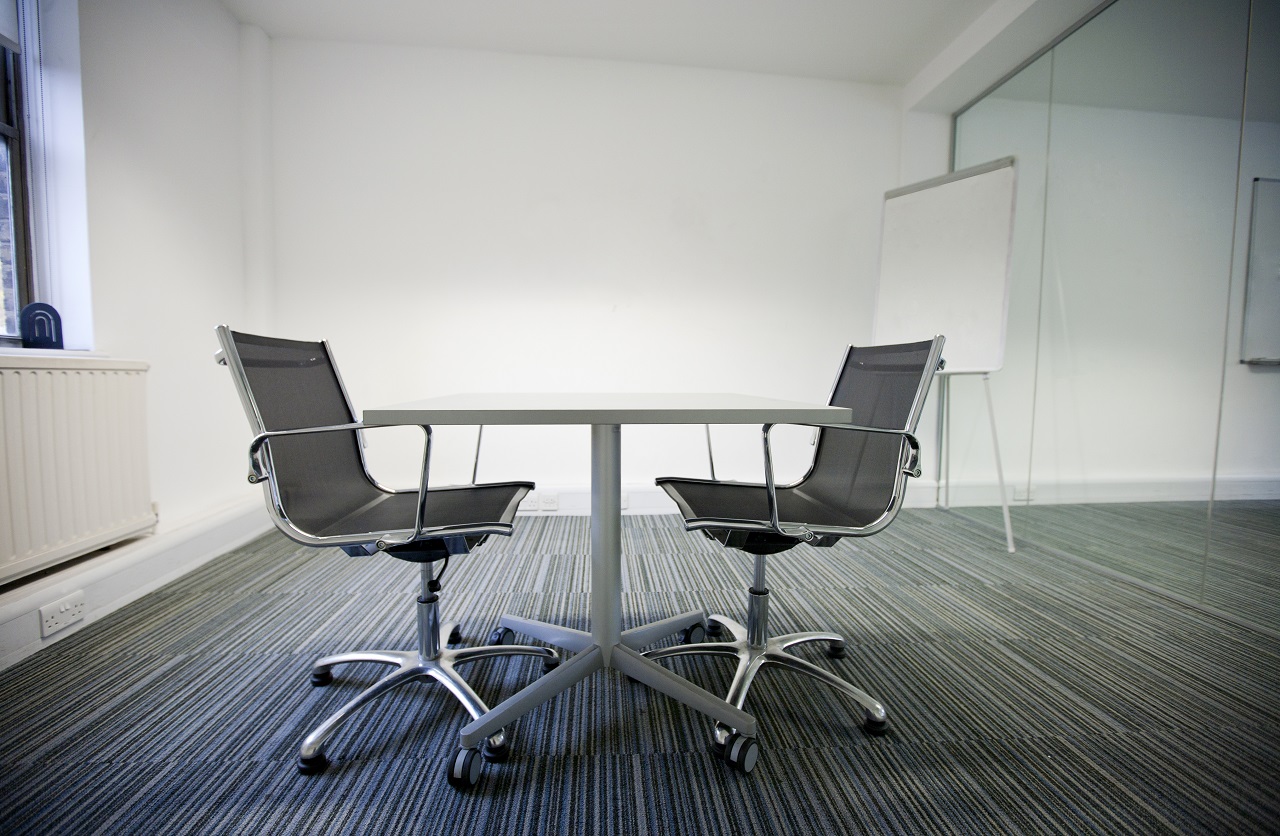 Jakie krzesło biurowe sprawdzi się w home office? Sprawdź te porady!